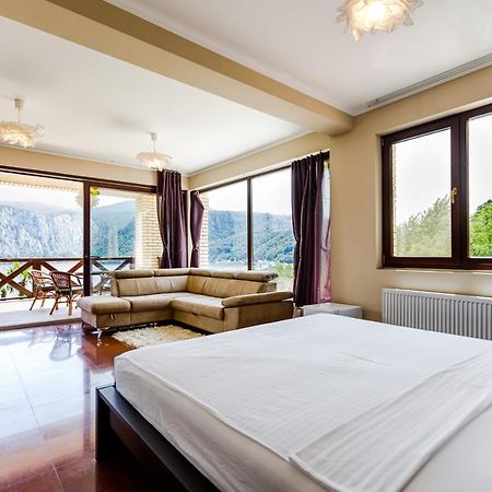Rex Infinity View 4* Cazanele Dunarii Dubova Buitenkant foto