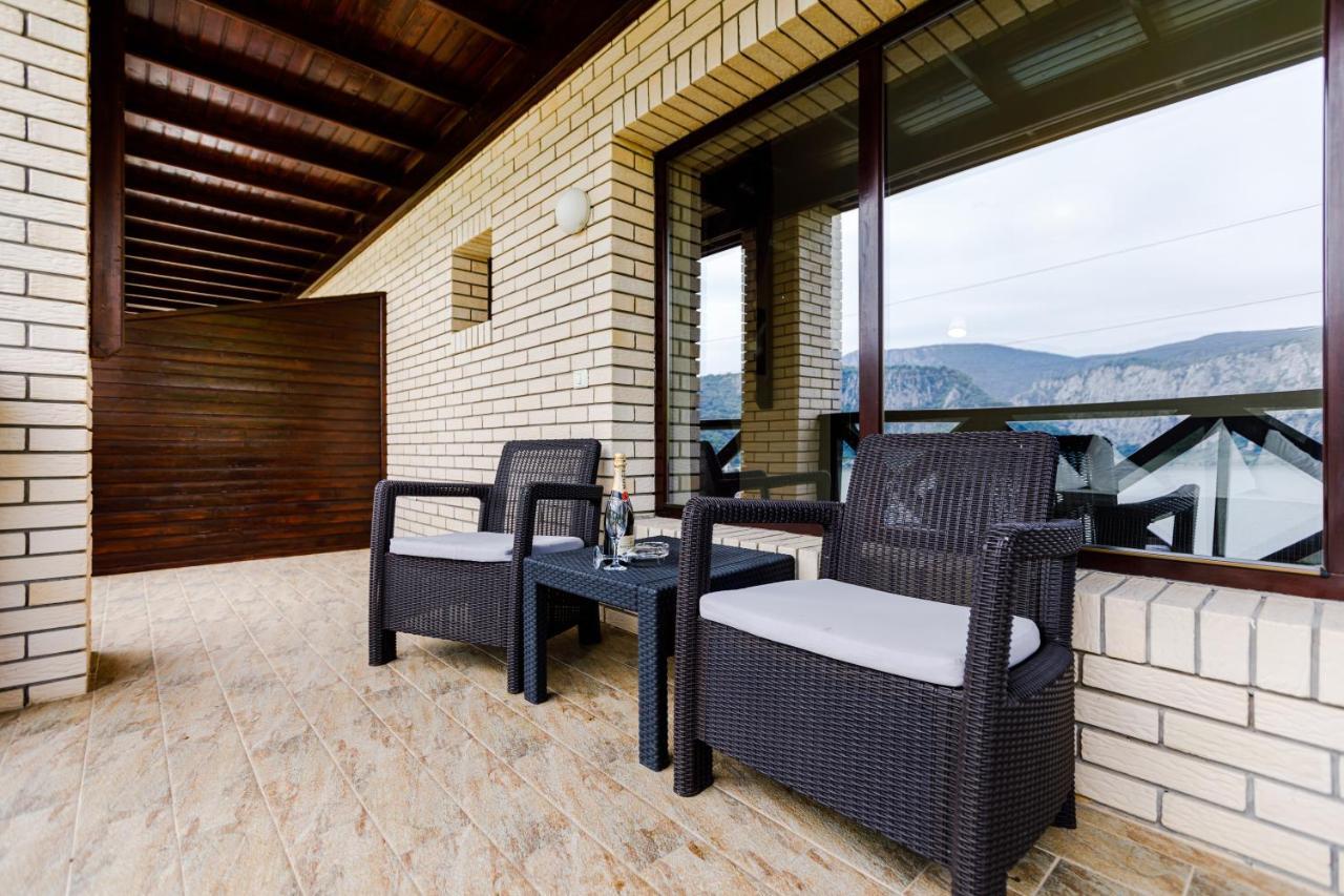 Rex Infinity View 4* Cazanele Dunarii Dubova Buitenkant foto