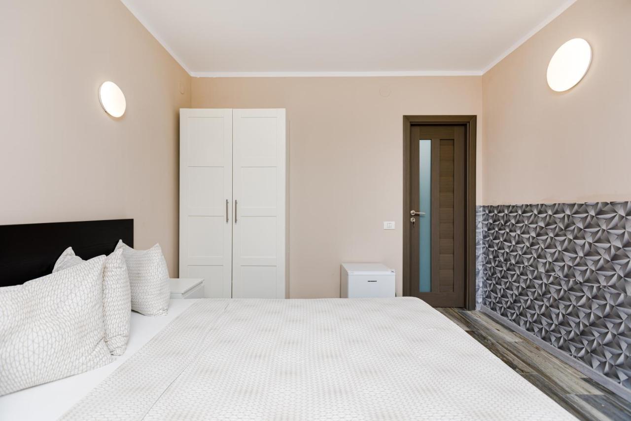 Rex Infinity View 4* Cazanele Dunarii Dubova Buitenkant foto