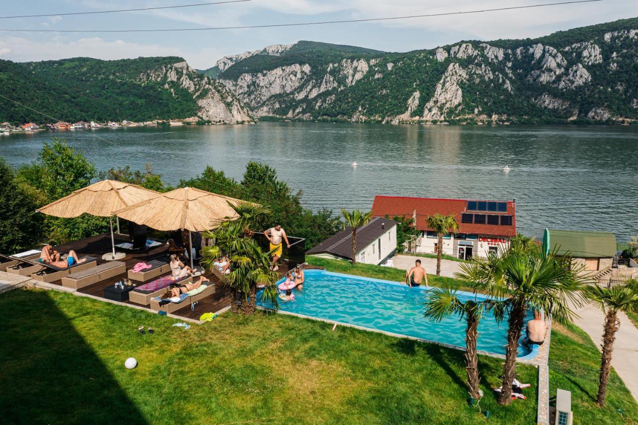 Rex Infinity View 4* Cazanele Dunarii Dubova Buitenkant foto