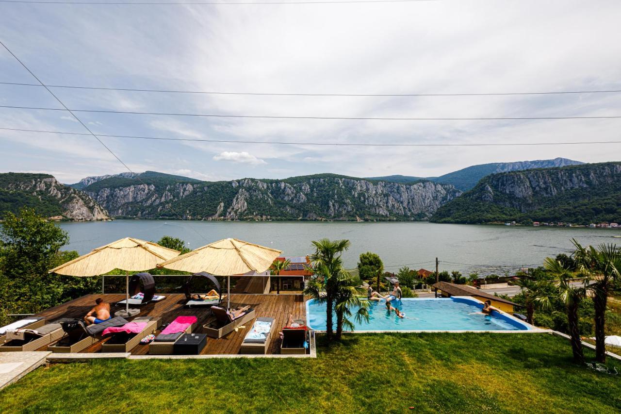 Rex Infinity View 4* Cazanele Dunarii Dubova Buitenkant foto