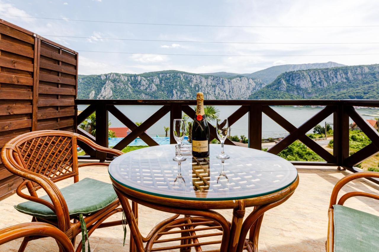 Rex Infinity View 4* Cazanele Dunarii Dubova Buitenkant foto