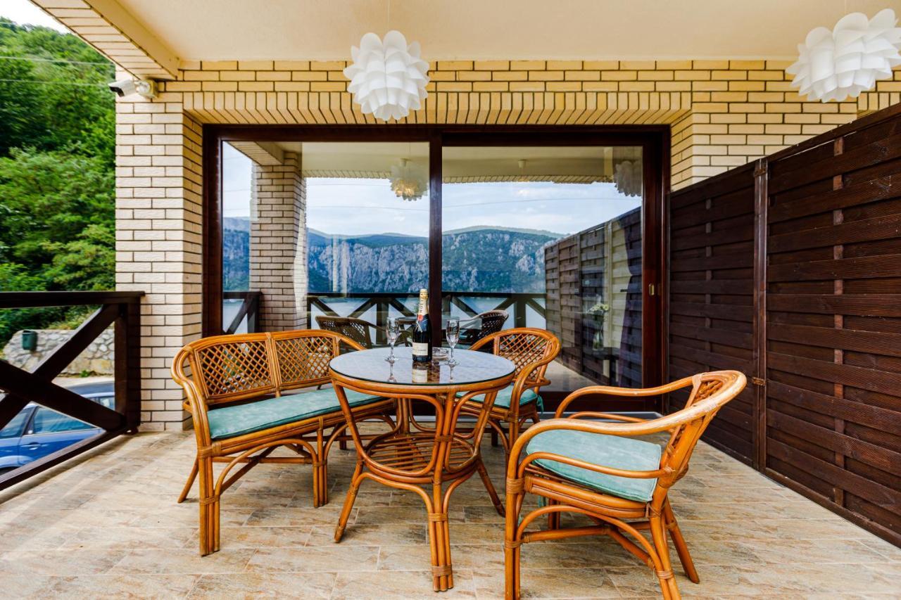 Rex Infinity View 4* Cazanele Dunarii Dubova Buitenkant foto