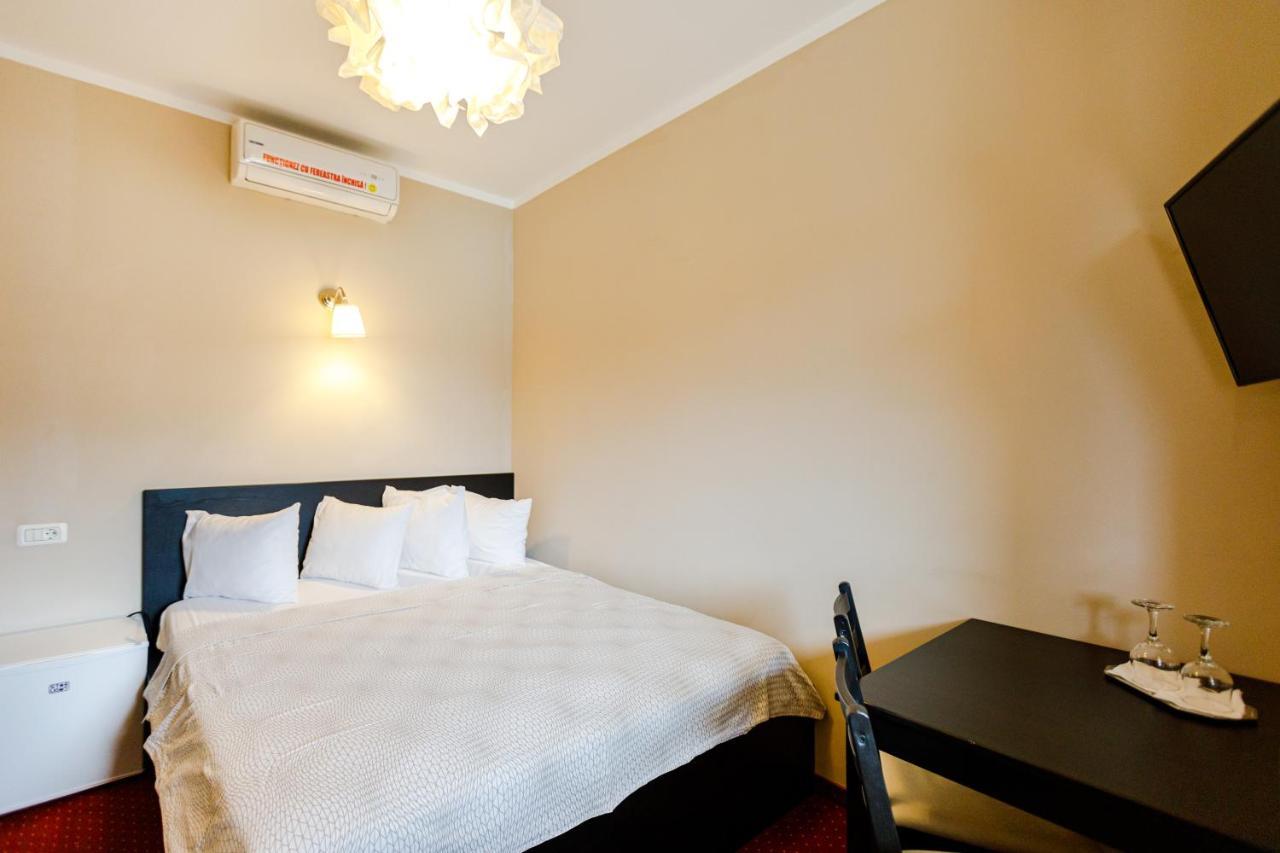 Rex Infinity View 4* Cazanele Dunarii Dubova Buitenkant foto